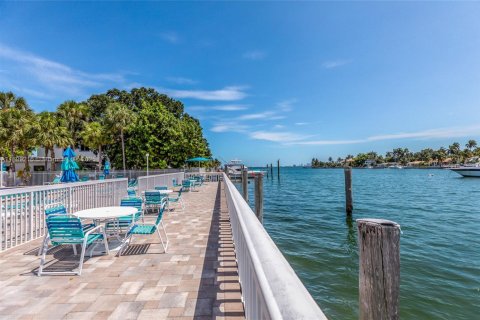 Condominio en venta en North Bay Village, Florida, 1 dormitorio, 76.83 m2 № 1962996 - foto 4