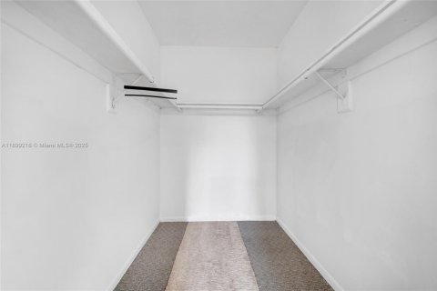 Condominio en venta en North Bay Village, Florida, 1 dormitorio, 76.83 m2 № 1962996 - foto 27