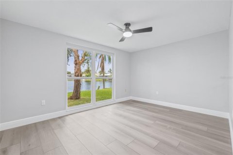 House in Holiday, Florida 2 bedrooms, 128.39 sq.m. № 1873216 - photo 23