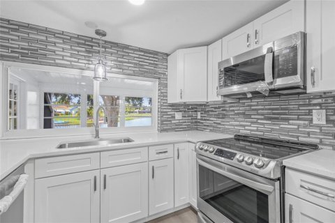 House in Holiday, Florida 2 bedrooms, 128.39 sq.m. № 1873216 - photo 9