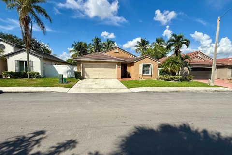 Villa ou maison à vendre à Pembroke Pines, Floride: 3 chambres, 152.08 m2 № 2413216 - photo 8
