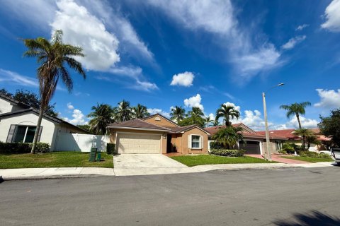 Villa ou maison à Pembroke Pines, Floride 3 chambres, 152.08 m2 № 2413216