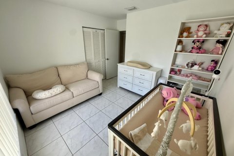 Villa ou maison à vendre à Pembroke Pines, Floride: 3 chambres, 152.08 m2 № 2413216 - photo 14