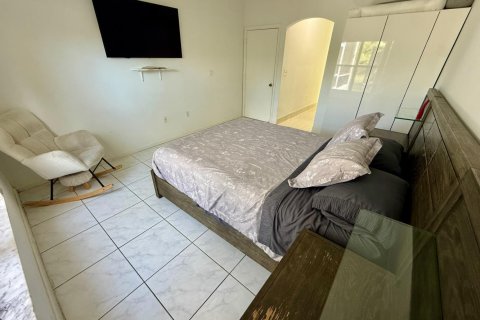 Villa ou maison à vendre à Pembroke Pines, Floride: 3 chambres, 152.08 m2 № 2413216 - photo 22