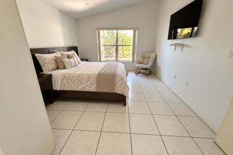 Villa ou maison à vendre à Pembroke Pines, Floride: 3 chambres, 152.08 m2 № 2413216 - photo 25