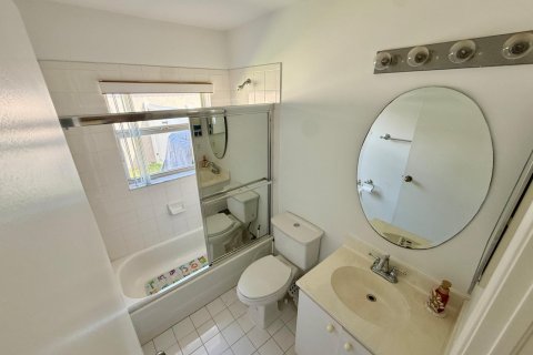 Villa ou maison à vendre à Pembroke Pines, Floride: 3 chambres, 152.08 m2 № 2413216 - photo 19
