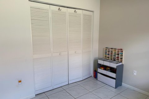 Villa ou maison à vendre à Pembroke Pines, Floride: 3 chambres, 152.08 m2 № 2413216 - photo 17