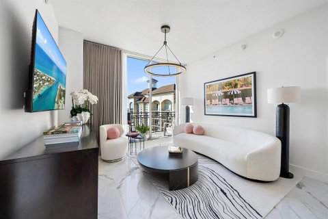 Condo in West Palm Beach, Florida, 2 bedrooms № 2402405 - photo 7