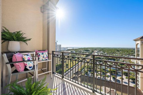 Condo in West Palm Beach, Florida, 2 bedrooms № 2402405 - photo 14
