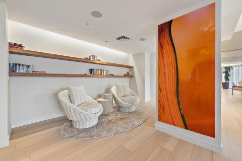 Condo in West Palm Beach, Florida, 2 bedrooms № 2402405 - photo 23