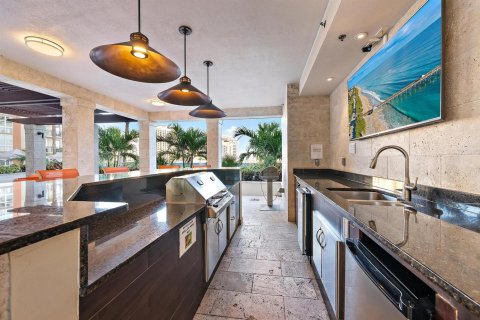 Condo in West Palm Beach, Florida, 2 bedrooms № 2402405 - photo 21