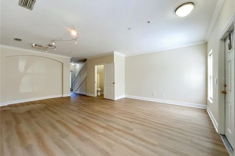 Купить таунхаус в Уинтер-Гарден, Флорида 7 комнат, 114.46м2, № 2210631 - фото 3