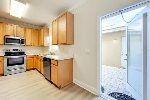 Купить таунхаус в Уинтер-Гарден, Флорида 7 комнат, 114.46м2, № 2210631 - фото 10