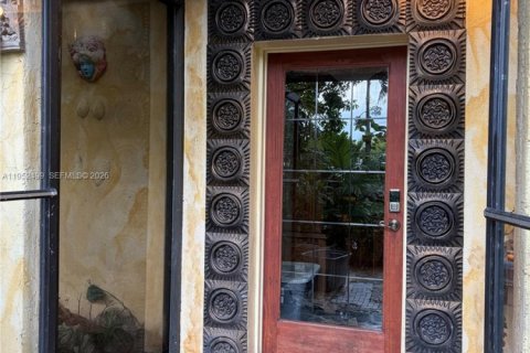 House in Oakland Park, Florida 3 bedrooms, 195.93 sq.m. № 2011963