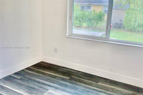 Immobilier commercial à louer à Miami, Floride: 1 chambre, 139.26 m2 № 2027461 - photo 9