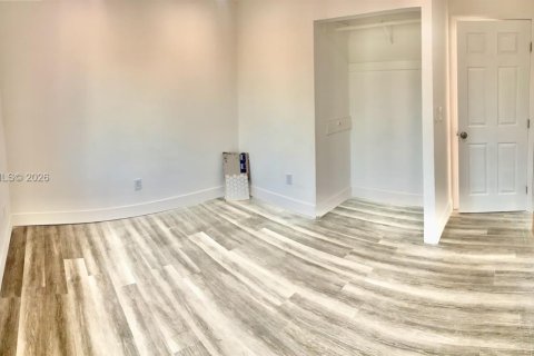 Immobilier commercial à louer à Miami, Floride: 1 chambre, 139.26 m2 № 2027461 - photo 11