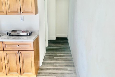 Immobilier commercial à louer à Miami, Floride: 1 chambre, 139.26 m2 № 2027461 - photo 12