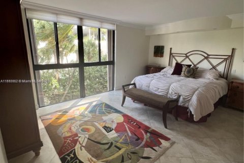Condo in Sunny Isles Beach, Florida, 2 bedrooms  № 1867076 - photo 7