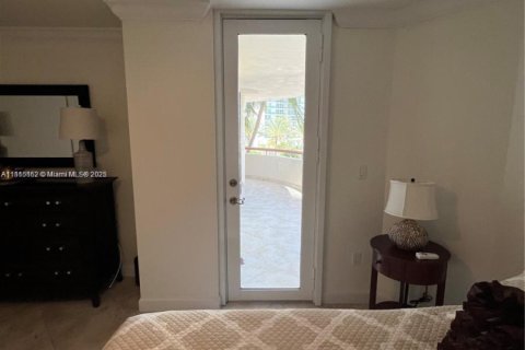 Condo in Sunny Isles Beach, Florida, 2 bedrooms  № 1867076 - photo 14