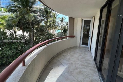 Condo in Sunny Isles Beach, Florida, 2 bedrooms  № 1867076 - photo 18