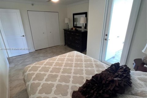 Condo in Sunny Isles Beach, Florida, 2 bedrooms  № 1867076 - photo 13