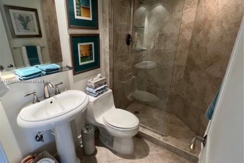Condo in Sunny Isles Beach, Florida, 2 bedrooms  № 1867076 - photo 15