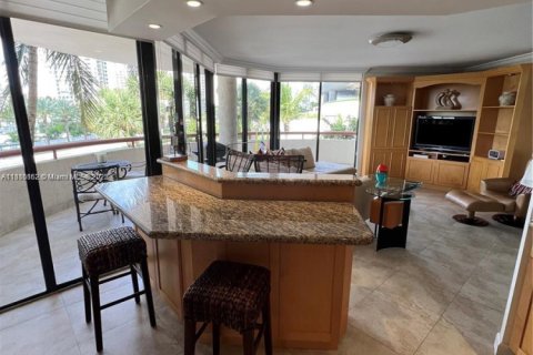 Condo in Sunny Isles Beach, Florida, 2 bedrooms  № 1867076 - photo 4