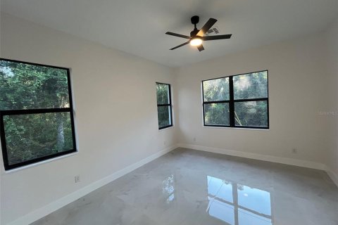 Villa ou maison à louer à Port Charlotte, Floride: 3 chambres, 155.24 m2 № 2387472 - photo 4