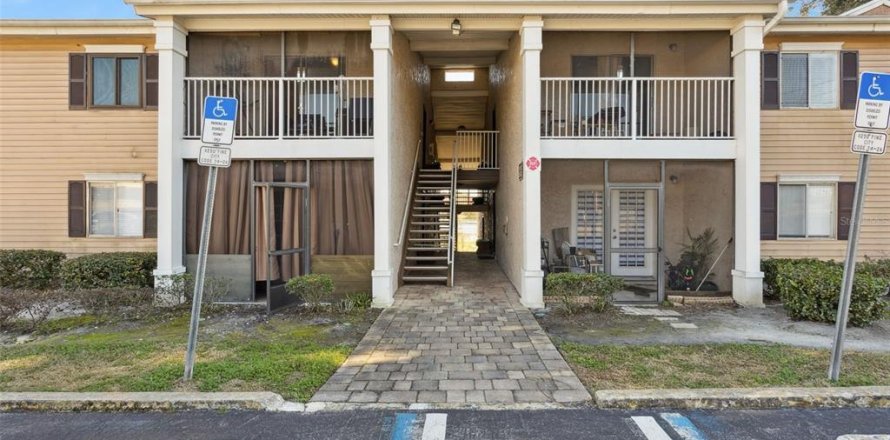Condo in Altamonte Springs, Florida, 2 bedrooms № 2103561