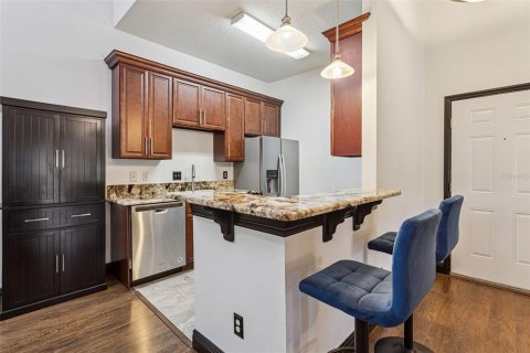 Condo in Altamonte Springs, Florida, 2 bedrooms № 2103561 - photo 11