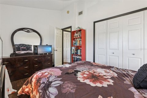 Condo in Altamonte Springs, Florida, 2 bedrooms № 2103561 - photo 18