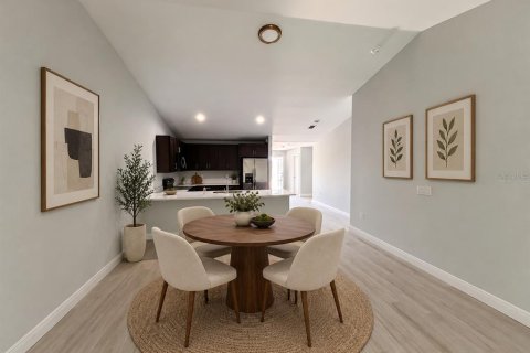 Immobilier commercial à vendre à Port Charlotte, Floride: 6 chambres, 213.86 m2 № 2418734 - photo 7