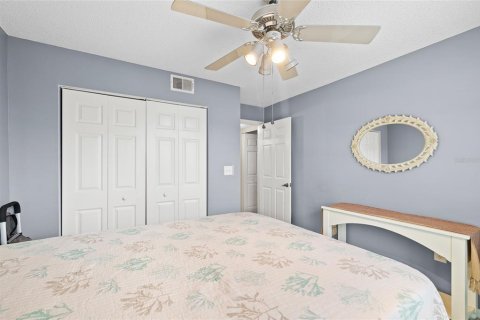 Condo in New Port Richey, Florida, 2 bedrooms  № 1883377 - photo 23