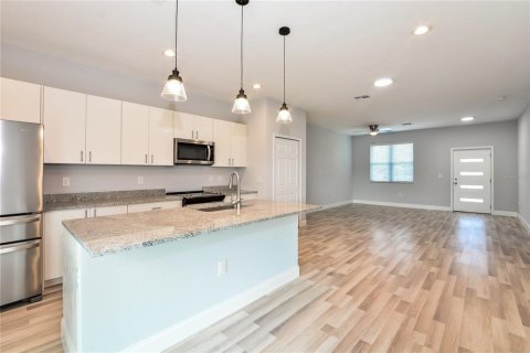 Villa ou maison à vendre à Poinciana, Floride: 4 chambres, 147.16 m2 № 2238160 - photo 4
