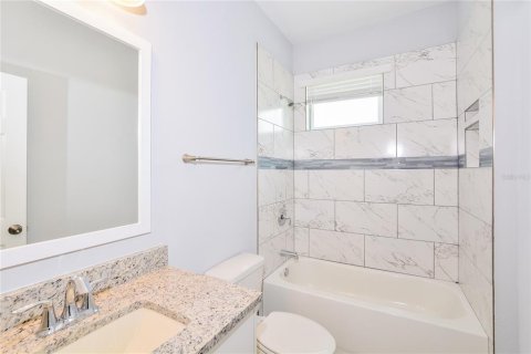 Villa ou maison à vendre à Poinciana, Floride: 4 chambres, 147.16 m2 № 2238160 - photo 8