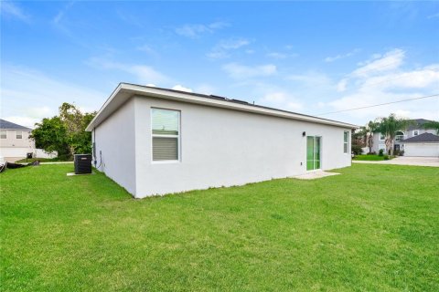 Villa ou maison à vendre à Poinciana, Floride: 4 chambres, 147.16 m2 № 2238160 - photo 15
