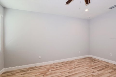 Villa ou maison à vendre à Poinciana, Floride: 4 chambres, 147.16 m2 № 2238160 - photo 9