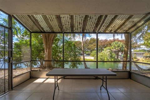 Condominio en venta en Miami, Florida, 2 dormitorios, 83.24 m2 № 2029381 - foto 13