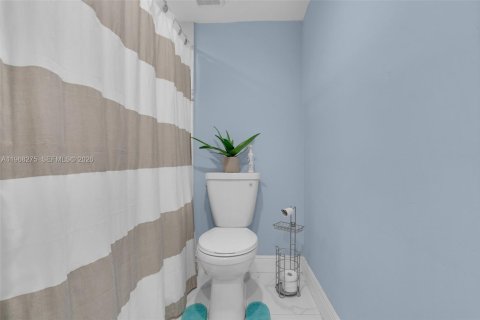 Condominio en venta en Miami, Florida, 2 dormitorios, 83.24 m2 № 2029381 - foto 11