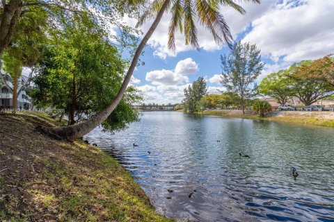 Condominio en venta en Miami, Florida, 2 dormitorios, 83.24 m2 № 2029381 - foto 15