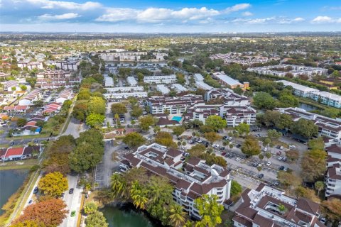 Condominio en venta en Miami, Florida, 2 dormitorios, 83.24 m2 № 2029381 - foto 24