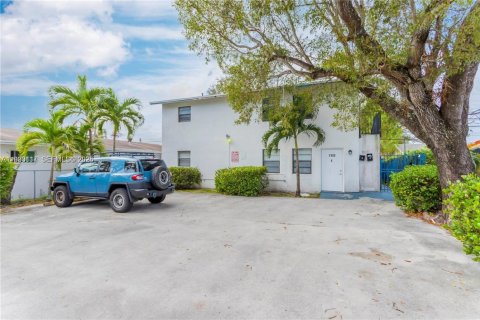 Снять в аренду квартиру в Форт-Лодердейл, Флорида 3 спальни, 150.22м2, № 1989390 - фото 12