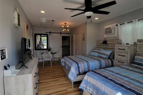Apartment in Sarasota, Florida 3 rooms, 137.96 sq.m. № 2366821