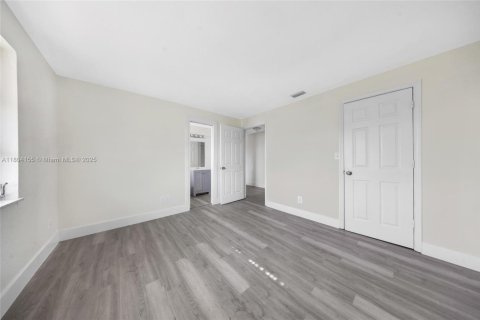 House in Pompano Beach, Florida 3 bedrooms, 123.65 sq.m. № 1739079 - photo 15
