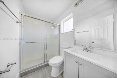 House in Pompano Beach, Florida 3 bedrooms, 123.65 sq.m. № 1739079 - photo 12