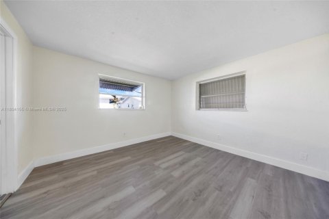 House in Pompano Beach, Florida 3 bedrooms, 123.65 sq.m. № 1739079 - photo 16