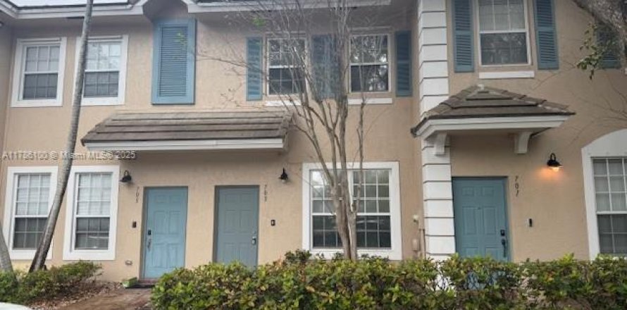 Condominio en Plantation, Florida, 2 dormitorios  № 1741660