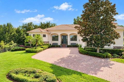 House in Sorrento, Florida 4 bedrooms, 290.88 sq.m. № 2417021