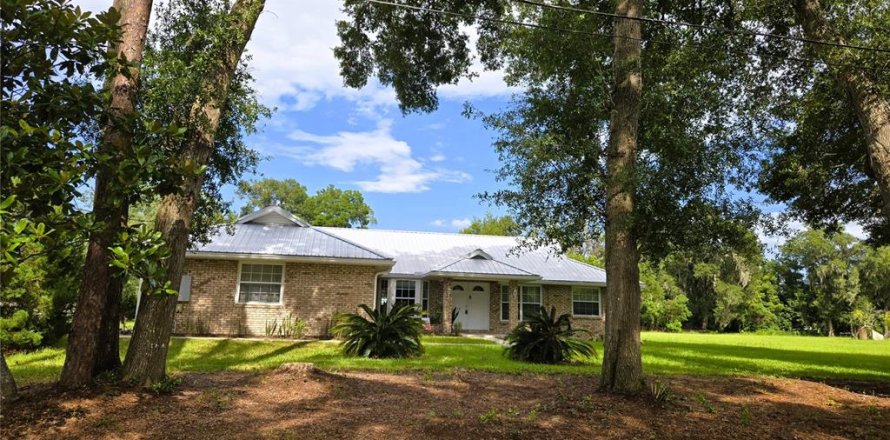 House in Lake Helen, Florida 3 bedrooms, 149.39 sq.m. № 1878272