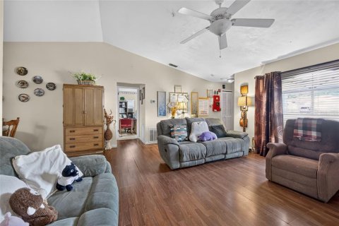Casa en venta en Deltona, Florida, 3 dormitorios, 139.35 m2 № 2386648 - foto 19
